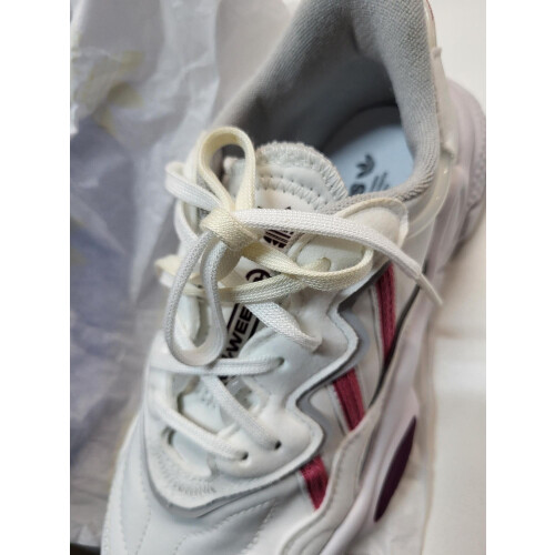 adidas Ozweego W - Dames Sneakers - Maat 36 - WhiteRose Tweedehands
