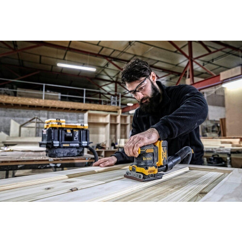 DeWALT DCW200N - Accu Vlakschuurmachine 18V - Snoerloos met stofafzuiging - 108x115mm zool Tweedehands