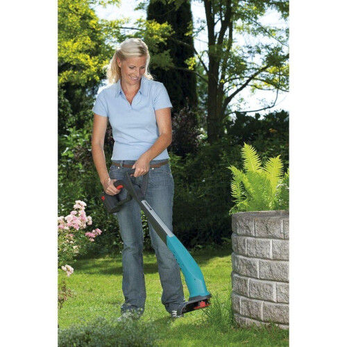 GARDENA SmallCut 300 - Turbotrimmer - accucapaciteit 1,6 Ah - maaicirkel 230 mm - automatische draaddoorvoer