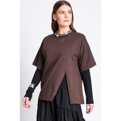 JAN N JUNE dames vegan Tshirt Slitted Nadil Modderbruin Tweedehands