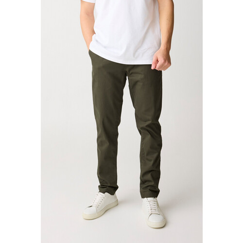 KnowledgeCotton Apparel mannen vegan Chino Broek Luca Slim Twill Forest Night Tweedehands