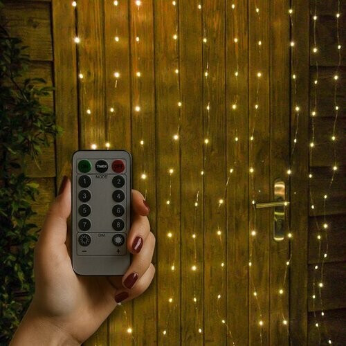 Tweedekans Giftmas Lichtgordijn – 200 LED’s Warm Wit – 1x2M – Voor Deur of Doorgang – Binnen en Buiten– Afstandsbediening – Sfeerverlichting - Kerstverlichting Tweedehands