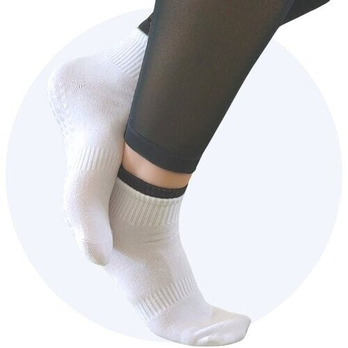 Tweedekans Hilvard Pilates sokken - Yoga sokken - Enkelsokken - 3 Paar - Wit en Zwart - Anti-slip sokken - One size fits all Tweedehands