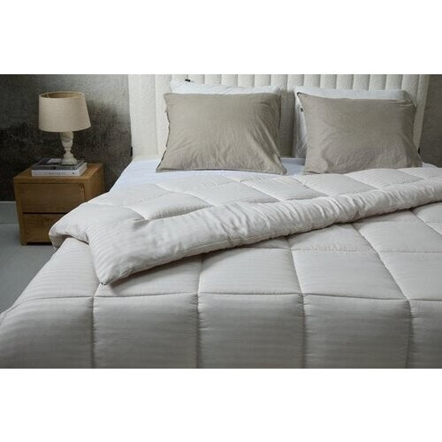 Tweedekans SleepMed Comfortabel dekbed gestreept - 200 x 200 cm - Creme Tweedehands